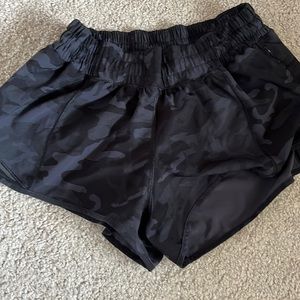 camo lululemon hotty hot shorts